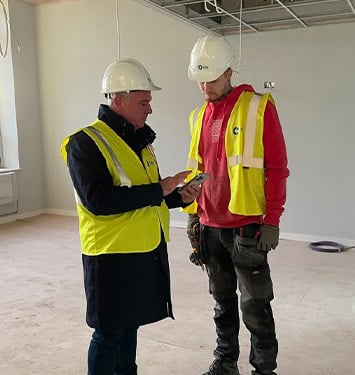 Managing construction projects with construction management software 